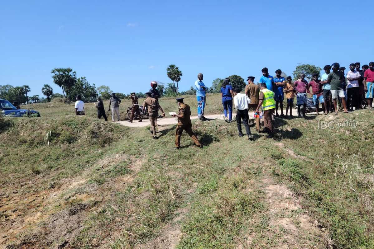 வவுணதீவில் கிணற்றில் இருந்து உயிருடன் மீட்கப்பட்ட இளம்தாய்! பின்னர் நடந்த சம்பவத்தால் பரபரப்பு | Young Mother Rescued From Well In Vavunatheevu வவுணதீவில் கிணற்றில் இருந்து உயிருடன் மீட்கப்பட்ட இளம்தாய்! பின்னர் நடந்த சம்பவத்தால் பரபரப்பு | Young Mother Rescued From Well In Vavunatheevu