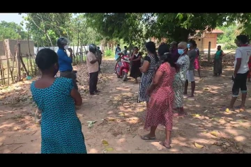 உணவின்றி இறக்கப்போகிறோம்! - முடக்கப்பட்ட பகுதி மக்கள் ஆதங்கம்
