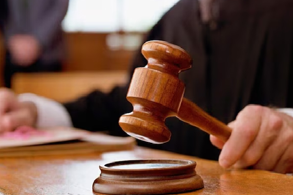 யாழில் உணவகத்தை வதிவிடமாக பயன்படுத்தியவருக்கு தண்டம் | Fined For Using Restaurant As Residence In Jaffna