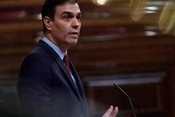 நடுவானில் விமானத்தில் ஏற்பட்ட அசம்பாவிதம்... குடும்பத்துடன் உயிர் தப்பிய ஸ்பெயின் பிரதமர்!