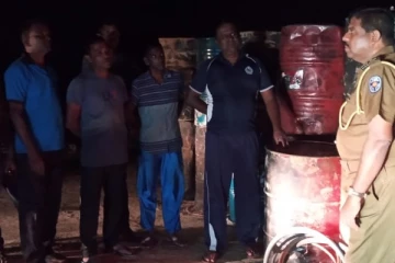 மட்டக்களப்பில் பாரிய கசிப்பு உற்பத்தி நிலையம் முற்றுகை