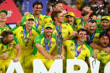 உலகக் கோப்பையுடன் தாயகம் திரும்பிய ஆஸ்திரேலிய வீரர்கள் - கோலாகல கொண்டாட்டம்