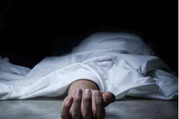 வேனுடன் நேருக்கு நேர் மோதிய லொறி ; பரிதாபமாக பிரிந்த உயிர் | Lorry Hits Van Head On One Killed