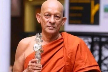 "බුදු හාමුදුරුවෝ අපිත් දකින්ඇති" දසදහස් ගණනක් බොදු ගී ලියූ සම්මානනීය ගේය පද රචක රඹුකන සිද්ධාර්ථ හිමියන්ගේ නිසල දේහය අද වැල්ලවත්තේ ශ්‍රී සුධර්මාරාම විහාරයට