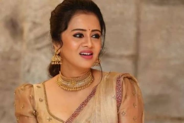 முட்டிக்கு மேல் உடை அணிந்து நாயகிகளுக்கே டப் கொடுக்கும் தொகுப்பாளினி அஞ்சனா- குவியும் லைக்ஸ்