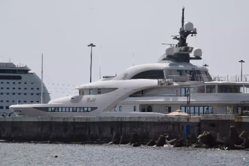 பிரித்தானியாவில் ரஷ்யா தொடர்பான அனைத்து கப்பல்களுக்கும் தடை: போக்குவரத்துக்கு துறை அதிரடி