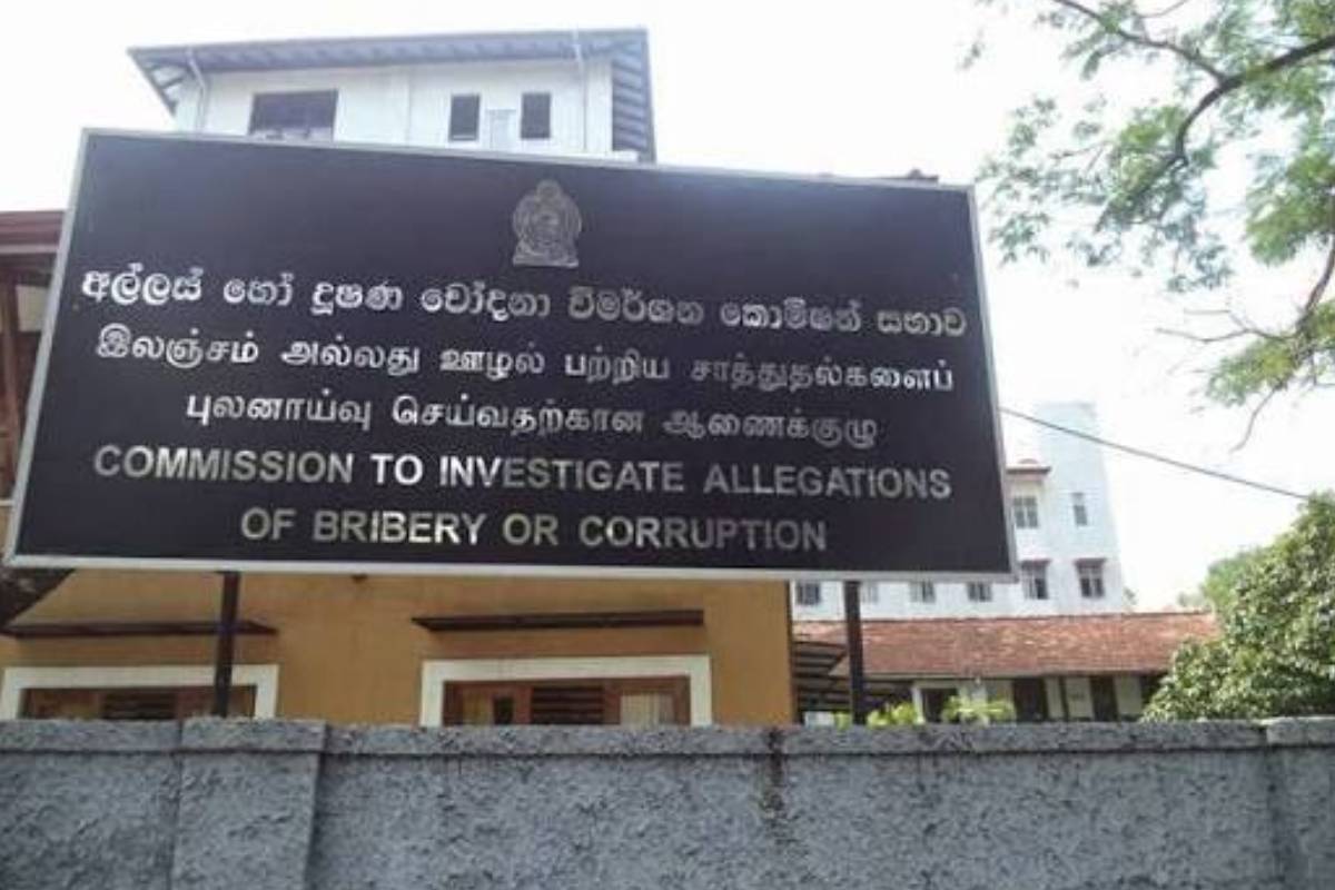 ரணிலைப் போன்று மகிந்தவும் சிறையில் அடைக்கப்படலாம் : எச்சரிக்கும் அரச தரப்பு | Mahinda Rajapaksa May Be Imprisoned Like Ranil ரணிலைப் போன்று மகிந்தவும் சிறையில் அடைக்கப்படலாம் : எச்சரிக்கும் அரச தரப்பு | Mahinda Rajapaksa May Be Imprisoned Like Ranil