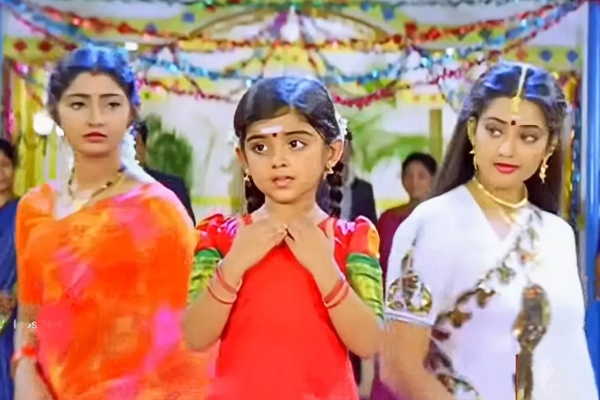 பாளையத்து அம்மன் படத்தில் நடித்த இந்த நடிகையை நினைவிருக்கிறதா? இப்போது எப்படி இருக்கிறார் பாருங்க | Palayaththu Amman Actress Divya Unni Latest Photo