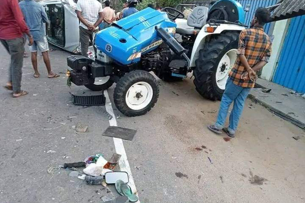 மட்டக்களப்பு பிரதான வீதியில் விபத்து:ஒருவர் பலி(Photos) | One Dead Five Injured Batticaloa Accident