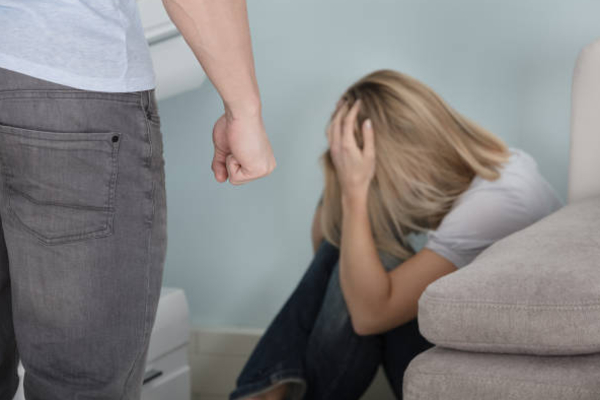 மனைவியுடன் தவறான தொடர்பு; வீட்டுக்கு வந்த கணவனுக்கு காத்திருந்த ஷாக்! | Husband Kills Illicit Relationship With Wife