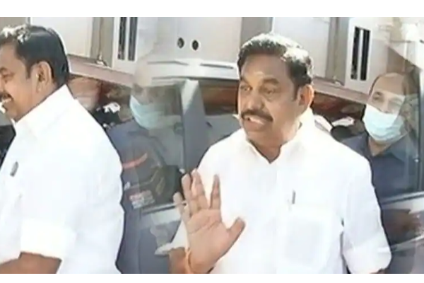 உதயநிதி ஸ்டாலின் காரில் தவறுதலாக ஏற முயன்ற எடப்பாடி - பதறிப்போன காவலர்கள் - தமிழ்நாடு