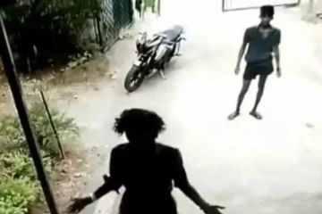 மருத்துவமனையில் ரகளை - தட்டிக்கேட்ட முதியவருக்கு சரமாரி வெட்டு!