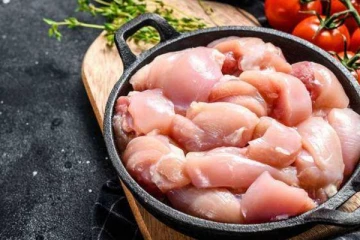 பிரஷ்ஷான சிக்கனை எப்படி கண்டுபிடிப்பது? சிக்கன் வாங்கும்போது இந்த ஒரு தவறை மட்டும் செய்யாதீர்கள்