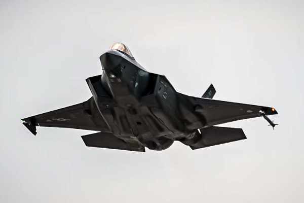 Switzerland Wants To continue F-35A Deal With US, F-35A போர் விமானங்களை வாங்கும் சுவிட்சர்லாந்து: விலையில் கெடுபிடி காட்டும் அமெரிக்கா!