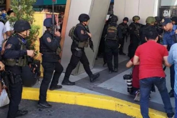 பல்கலைக்கழக வளாகத்தில் மர்ம நபர்களால் 3 பேருக்கு நேர்ந்த கதி!