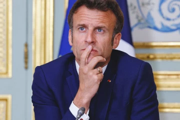 70 ஆண்டு காலத்தில் மக்கள் மத்தியில் செல்வாக்கு இழந்த பிரான்ஸ் ஜனாதிபதி இமானுவேல்