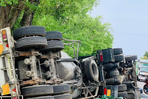கிண்ணியாவைச் சேர்ந்த தம்பதியினர் இலங்கையில் பலி | Couple From Kinya Died In Sri Lanka