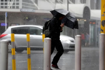 நியூசிலாந்தில் கடும் காற்றால் மின்சாரம் துண்டிப்பு; மக்கள் அவதி