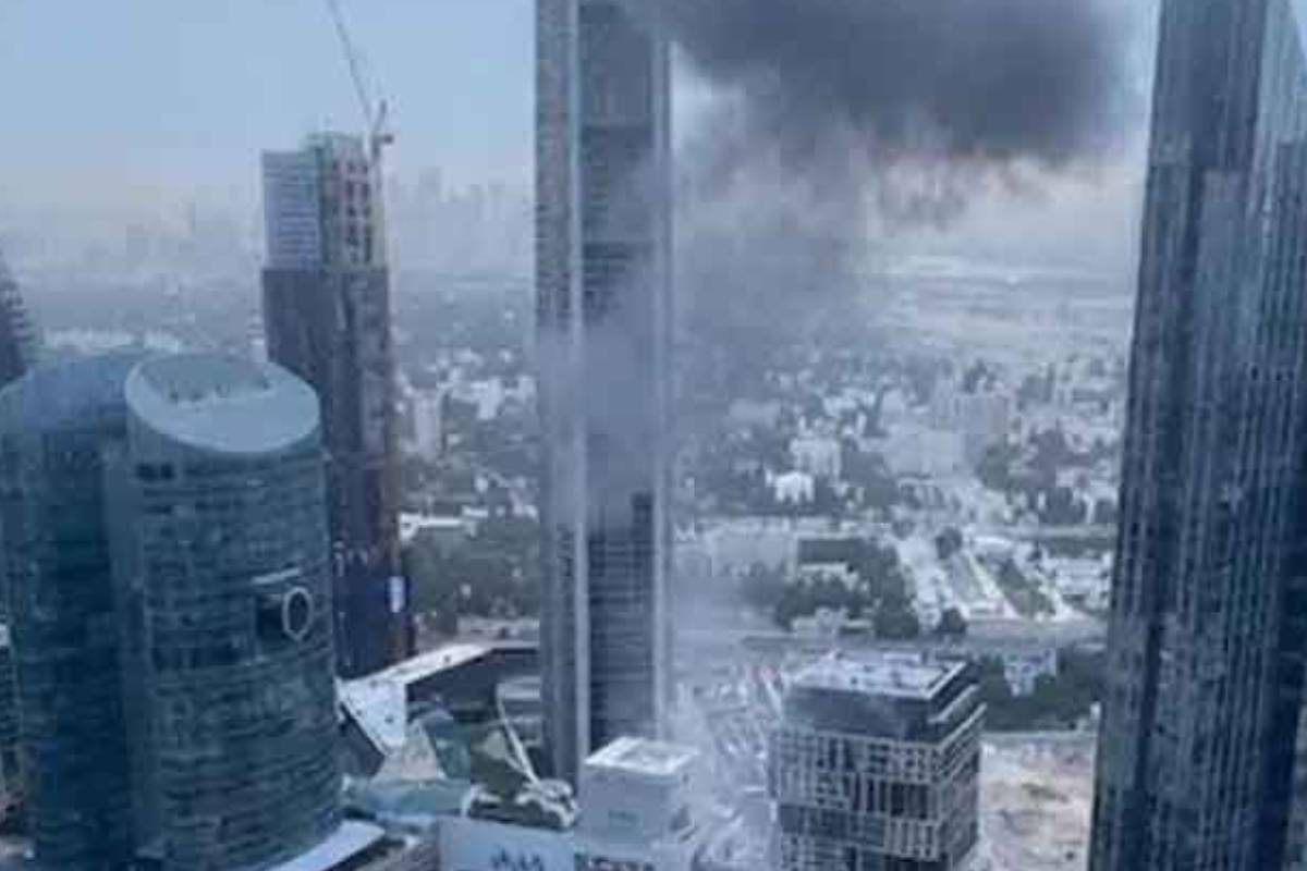 கடந்த சில மணிநேரங்களில் வளைகுடா பிராந்தியத்தில் உச்சக்கட்ட பதற்றம்! நடுவானில் சுட்டுவீழ்த்தப்படும் ட்ரோன்கள் | Uae Saudi Kuwait Hit By Missile Attacks