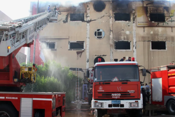 எகிப்தில் ஆடைத் தொழிற்சாலையில் தீ விபத்து; 8 பேர் பலி | Fire At Garment Factory In Egypt 8 Dead