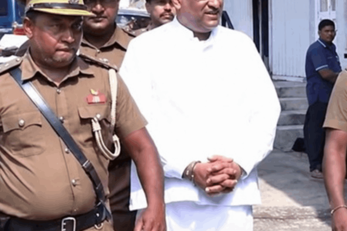 ஞானசார தேரரின் சிறை ஆடை விவகாரம்: மேல்முறையீட்டு நீதிமன்றம் பிறப்பித்துள்ள உத்தரவு | Ganasara Thero Prison Attire Petitions ஞானசார தேரரின் சிறை ஆடை விவகாரம்: மேல்முறையீட்டு நீதிமன்றம் பிறப்பித்துள்ள உத்தரவு | Ganasara Thero Prison Attire Petitions
