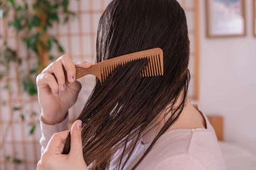 தலைமுடி உதிர்வை மின்னல் வேகத்தில் குறைக்க ஒரே தீர்வு...இந்த ஒரு பொருளை இப்படி பயன்படுத்த வேண்டுமாம்!!