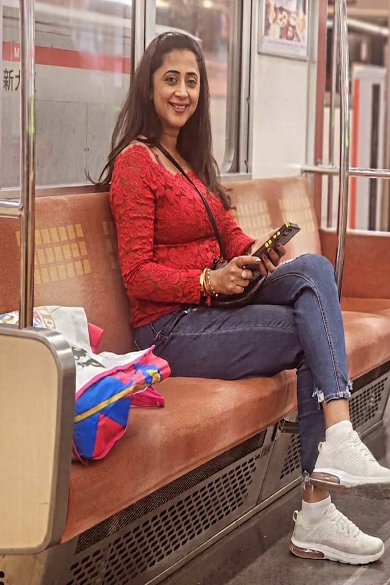 சீரியலில் குடும்ப பெண்ணாக இருக்கும் கனிகாவா இது? மாடர்ன் உடையில் கலக்கல் புகைப்படம் | 43 Years Old Kaniha In Modern Dress Photo Viral