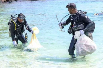 புறா தீவு கடல் பரப்பை சுத்தம் செய்யும் பணி ஆரம்பம்