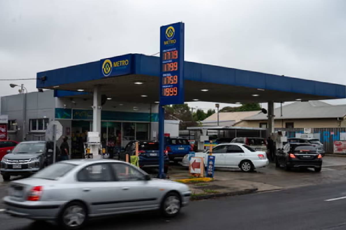 ஈரான் போர் தாக்கம் ; அவுஸ்திரேலியாவில் கடும் எரிபொருள் நெருக்கடி | Iran War Severe Fuel Crisis In Australia