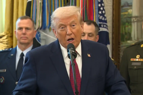 அமெரிக்க படை வீரர்களுக்கு தலா ரூ.1.60 லட்சம் ஊக்கத்தொகை ; டிரம்ப் அறிவிப்பு | Special Incentives American Soldiers Trump Announ அமெரிக்க படை வீரர்களுக்கு தலா ரூ.1.60 லட்சம் ஊக்கத்தொகை ; டிரம்ப் அறிவிப்பு | Special Incentives American Soldiers Trump Announ