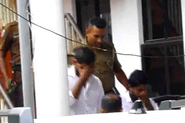 சட்டத்தரணி மற்றும் மனைவி சுட்டுக்கொலை: பாதிக்கப்பட்டவர்களுக்காக முன்னிலையான 50 வழக்கறிஞர்கள் | 50 Lawyers Akuregoda Murder Case சட்டத்தரணி மற்றும் மனைவி சுட்டுக்கொலை: பாதிக்கப்பட்டவர்களுக்காக முன்னிலையான 50 வழக்கறிஞர்கள் | 50 Lawyers Akuregoda Murder Case