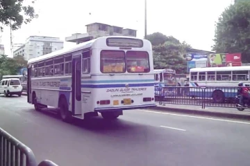 திடீரென சரிந்த பேருந்து ஓட்டுநர்; நிகழவிருந்த விபரீதம்; 70 பேரின் உயிரைக் காத்த பயணி!