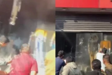 ප්‍රසිද්ධ තෙමහල් රෙදිපිළි වෙළඳසැලක ගින්නක්, ගින්න නිවන්න ලොකු සටනක් - (VIDEO)