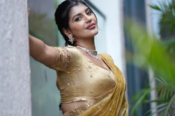 ஹோம்லி லுக்கில் யாஷிகா ஆனந்த்.. அழகிய ஸ்டில்கள்
