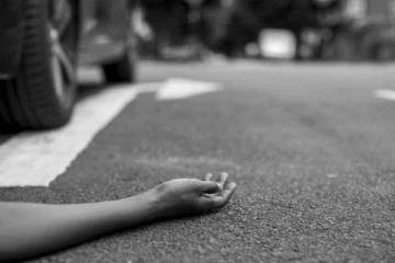 டிக்கெட் எடுக்காததால் ஆத்திரம் - பஸ்ஸில் இருந்து பயணியை தள்ளிவிட்ட நடத்துனர்