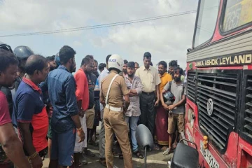 யாழில் விபத்து; இ.போ.ச மற்றும் தனியார் பேருந்து போட்டியில் விபரீதம்