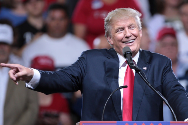 நான் இன்னும் எவ்வளவு காலம் உயிருடன் இருப்பேன் எனத் தெரியவில்லை; டிரம்ப்! | Trump Joke I Don T Know How Much Longer Be Alive