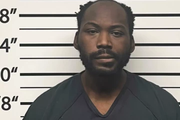 குடும்பத்தையே சுட்டுக்கொன்ற இளைஞன் ; அமெரிக்காவில் பயங்கரம்