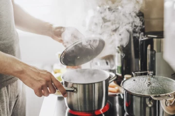 இந்த உணவுகளை மீண்டும் சூடு படுத்தாதீங்க! ஆபத்து