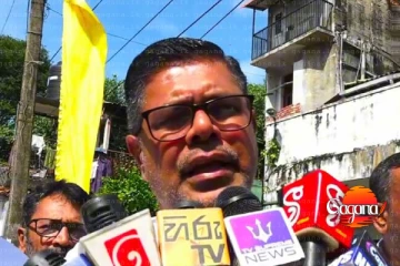 අනුර කරන්නෙත් තණකොළ දාන එකයි ලව්ස්පීකර් ගලවන එකයි - මුජිබර්