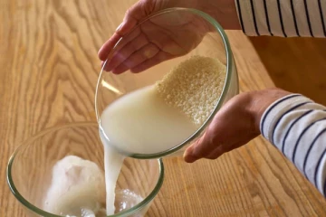 ගෙවත්තෙන්ම සොයා ගත හැකි අමුද්‍රව්‍ය කිහිපයකින් සුපිරි පොහොරක් හදමු.