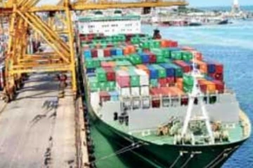 රටින් බඩු ගෙන්වීම සීමා කර තිබියදී අදහාගත නොහැකි ලෙස වැඩියෙන්ම රටින් බඩු ගෙන්වා ගැනීම සිදු කළ අපේ අයගෙ කතාව ?