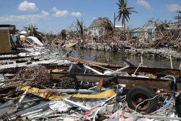 அமெரிக்காவை அச்சுறுத்தும் சூறாவளி! அதிகளவானோர் மரணம்
