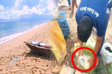 முல்லைத்தீவு கடற்கரை பகுதியில் மீட்கப்பட்ட 22 கிலோ கஞ்சா பொதிகள் (படங்கள்)