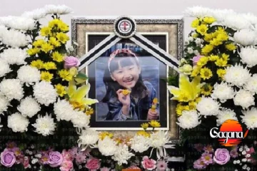 පාසල් පන්ති කාමරයේදීම පුංචි මල් කැකුලකට ගුරුවරිය පිහියෙන් ඇනලා