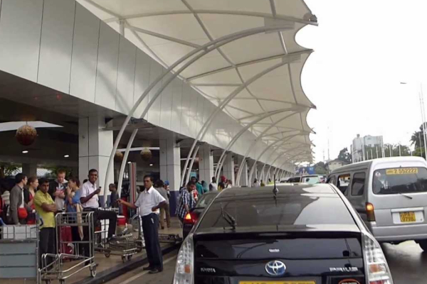 விமானத்தில் இலங்கை பெண்ணுக்கு காத்திருந்த அதிர்ச்சி; பெரும் தொகை பணத்தை இழந்து தவிப்பு | Chinese Man Stole Money Flight Sri Lankan Woman