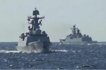 பசுபிக் பெருங்கடலினை சுற்றிவரும் ரஷ்ய மற்றும் சீன போர்க் கப்பல்கள்!