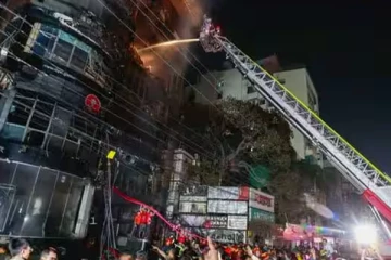 ஹாங்காங்கில் கட்டிடத்தில் ஏற்பட்ட தீ விபத்தில் ஐவர் பலி