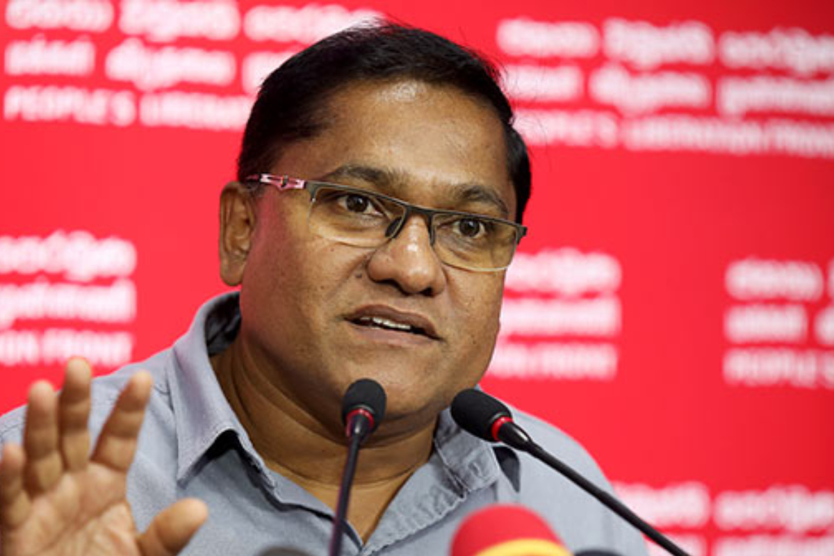 மத்தியகிழக்கில் தீவிரமடையும் பதற்றம்! இலங்கை எல்லையில் நங்கூரமிடப்பட்ட ஈரானிய கப்பல்கள் | Iranian Ships Anchored At Sri Lankan Border மத்தியகிழக்கில் தீவிரமடையும் பதற்றம்! இலங்கை எல்லையில் நங்கூரமிடப்பட்ட ஈரானிய கப்பல்கள் | Iranian Ships Anchored At Sri Lankan Border