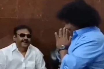 குழந்தை போல சிரித்த விஜயகாந்த்! மீண்டும் மீண்டும் பார்த்து ரசிக்கும் ரசிகர்கள்